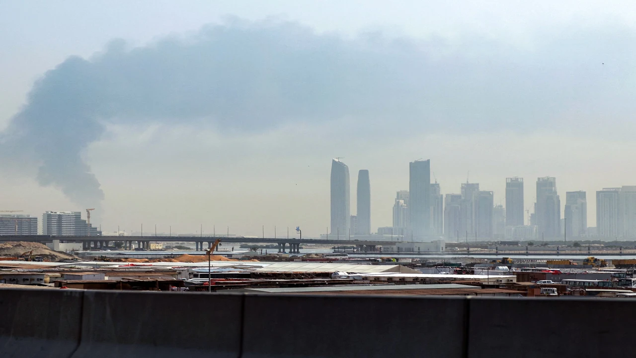 قتيل في أبوظبي وحرائق بالفجيرة واعتراض مسيرات عسكرية داخل الأجواء السعودية